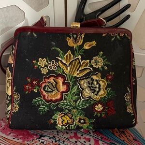 Vintage Floral Embroidered Women's purse